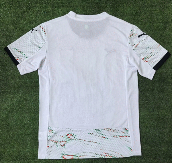 Portugal away - Image 3