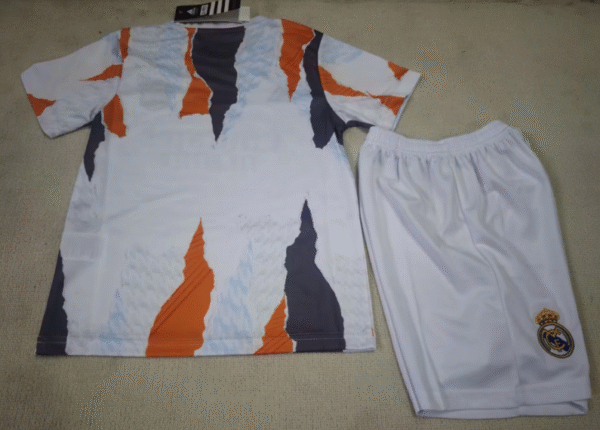 25-26 Real Madrid training uniform - Image 2