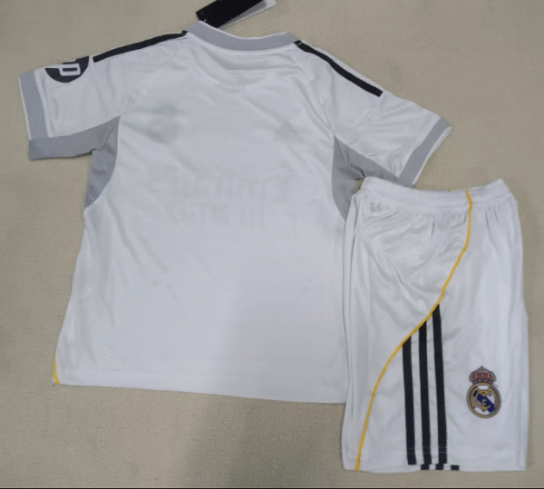 2526 Real Madrid Home - Image 2