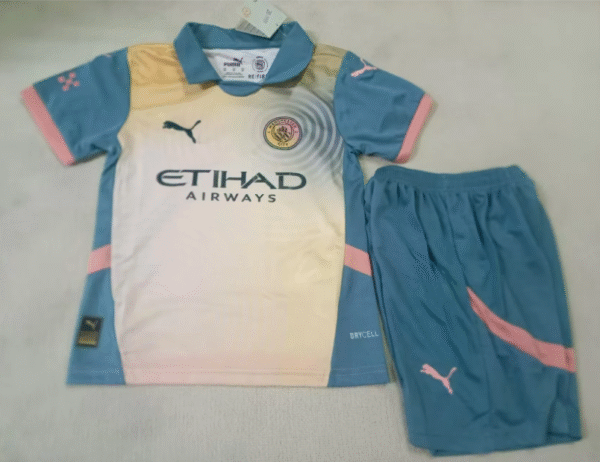 24-25 Manchester City 3 Away