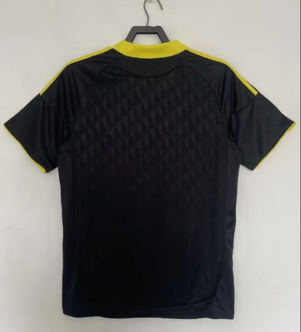 Liverpool 2nd Away 2010/11 - Image 2