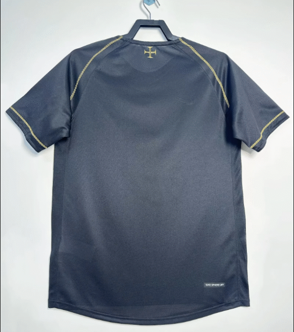 2006 Portugal away - Image 2