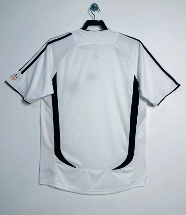 2006 Germany home - Image 2