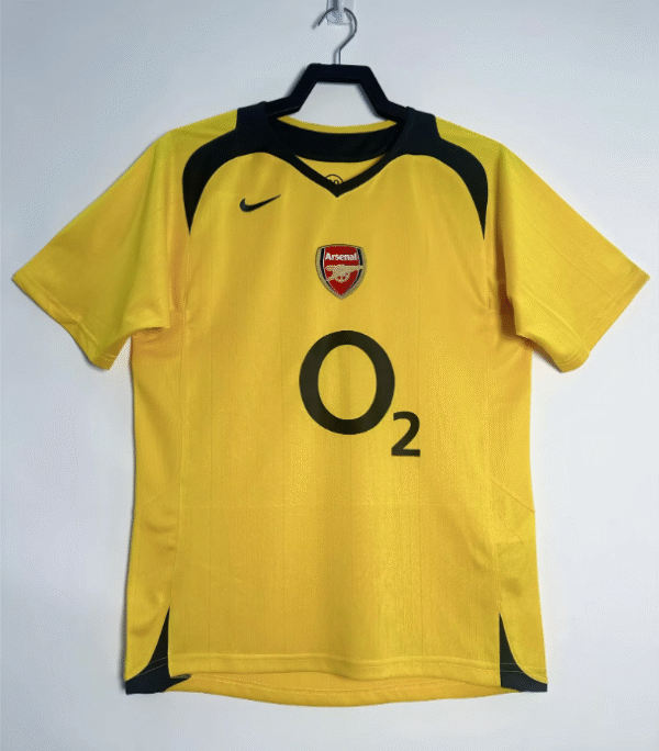 2005/06 Arsenal away - Image 2