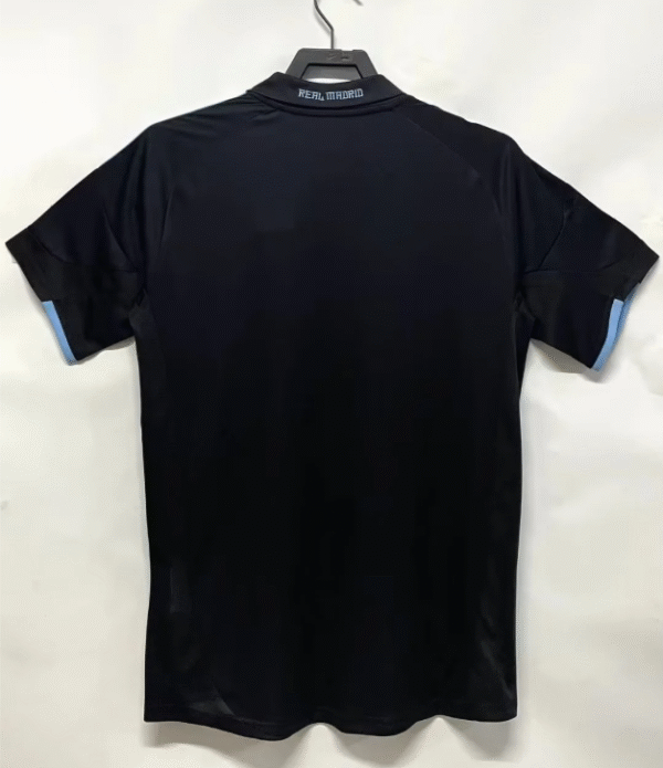 2009/10 Real Madrid away - Image 2