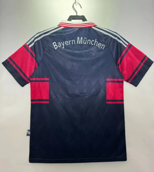 1997/99 Bayern Munich home - Image 2