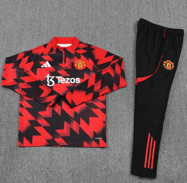 2526 Manchester United Red and Black