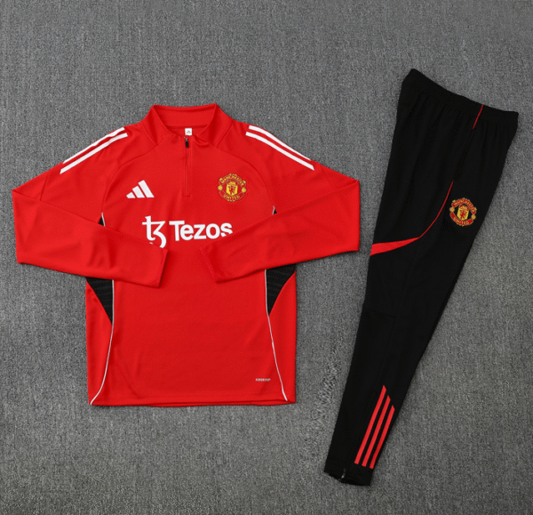 2526 Manchester United Red