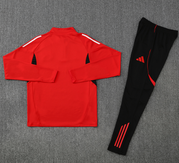 2526 Manchester United Red - Image 2