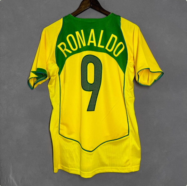 2004 Brazil home Ronaldinho football uniform No. 10 Ronaldinho retro short-sleeved jersey - Image 2