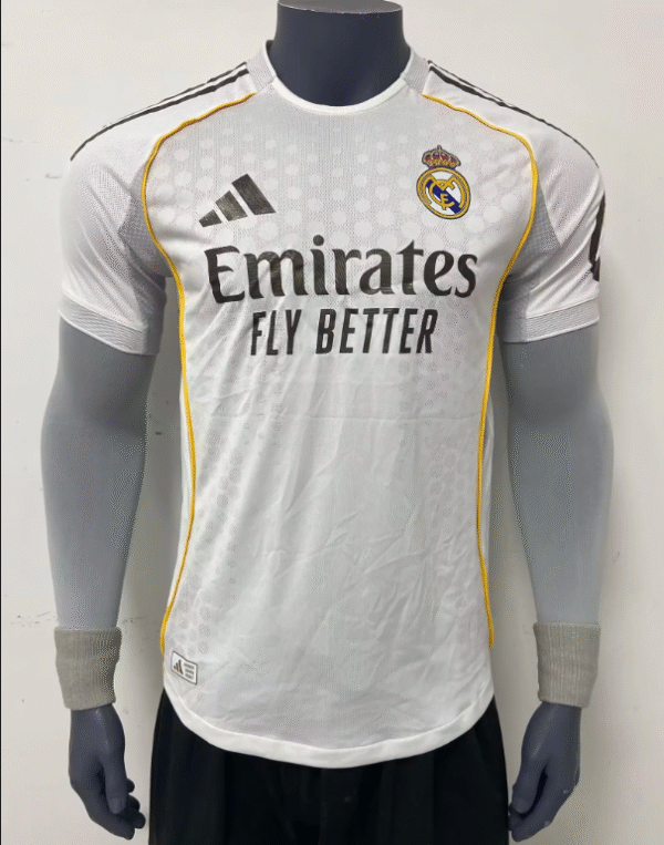 Player version 2526 Real Madrid main jersey