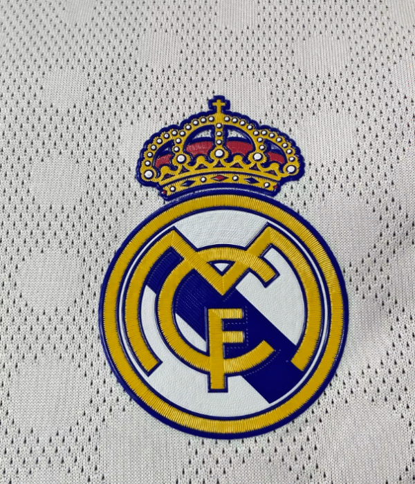 Player version 2526 Real Madrid main jersey - Image 3