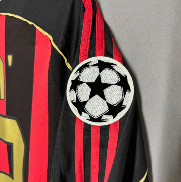 06-07 AC Milan home short-sleeved No. 22 Kaka No. 9 Inzaghi Maldini Nesta Pirlo jersey - Image 4