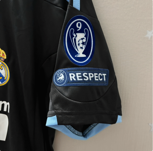 09-10 Real Madrid away black short-sleeved No. 7 Raul No. 8 Kaka Marcelo No. 9 Ronaldo retro jersey - Image 4
