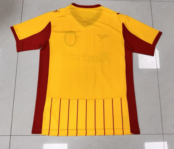 2526 Lens Home - Image 2