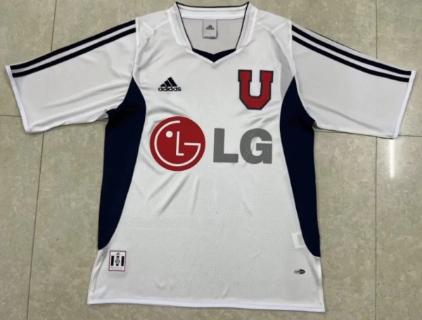 2003 University of Chile away white
