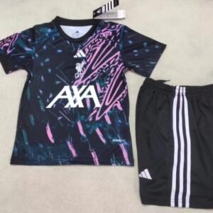 Liverpool's pre-match training kit for 25-26