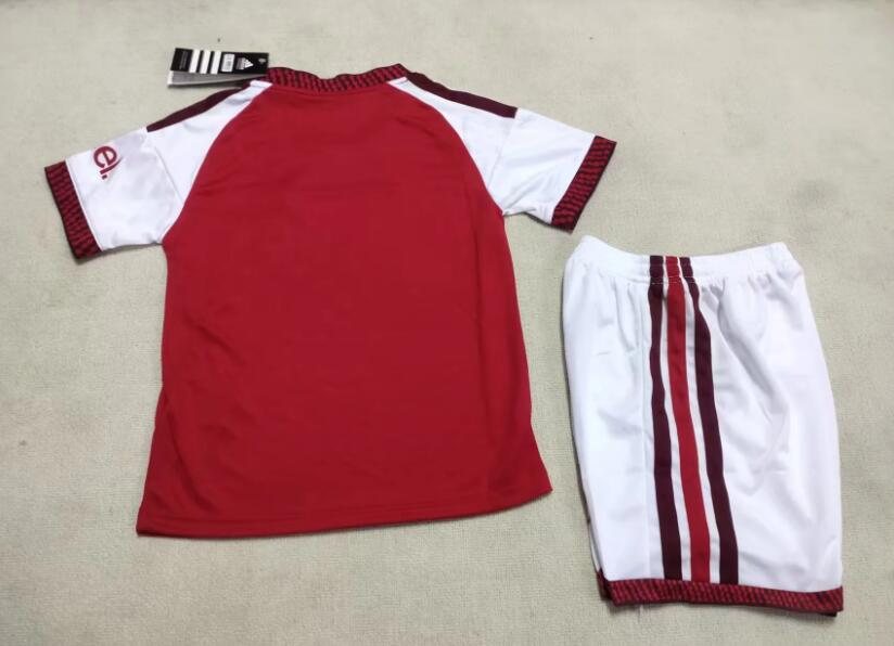 26-27 Arsenal at home - Image 2