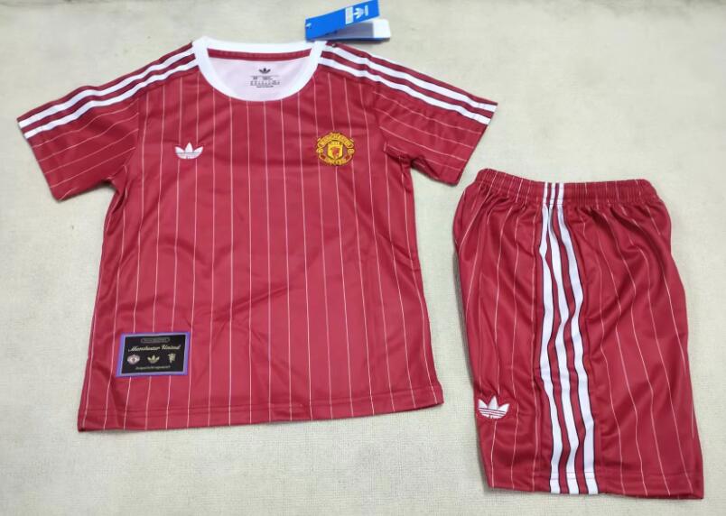 Manchester United Retro Edition